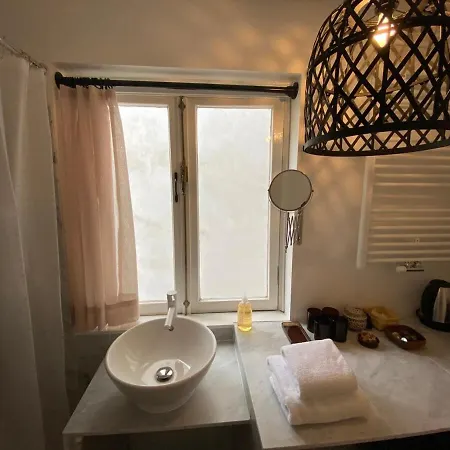 Cozy Studio In The Heart Of 여관