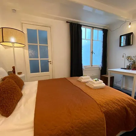 Cozy Studio In The Heart Of 宾馆